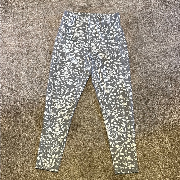 Women's Gray Patterned Leggings - Picture 1 of 7